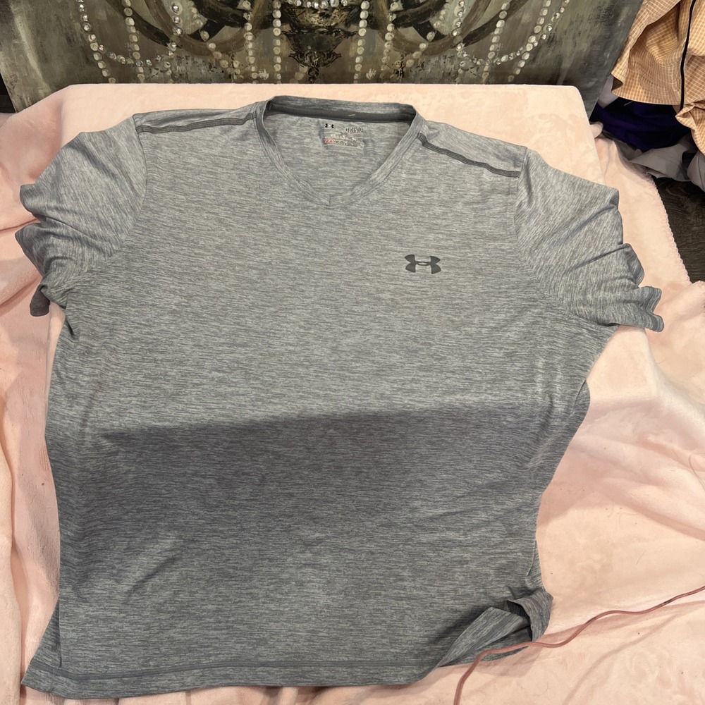 Under Armour Heat Gear Loose Mens Gray Chest Logo Tee size X-Large188